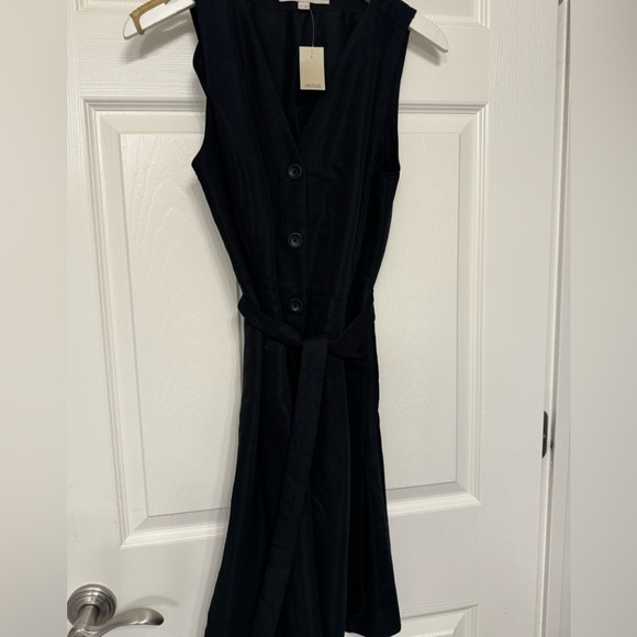 LOFT Dresses & Skirts - New - LOFT PLEAT dress with pockets